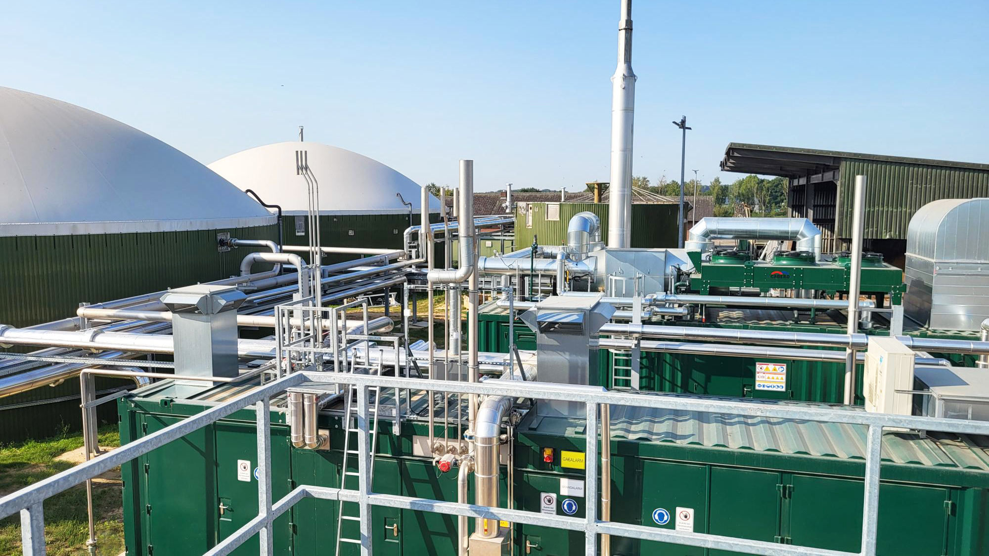 The compact EnviThan gas upgrading plant in Heiligengrabe processes the raw biogas to grid quality. Photo: Loick Bioenergie GmbH
